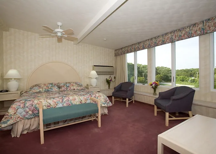 Winnapaug Inn